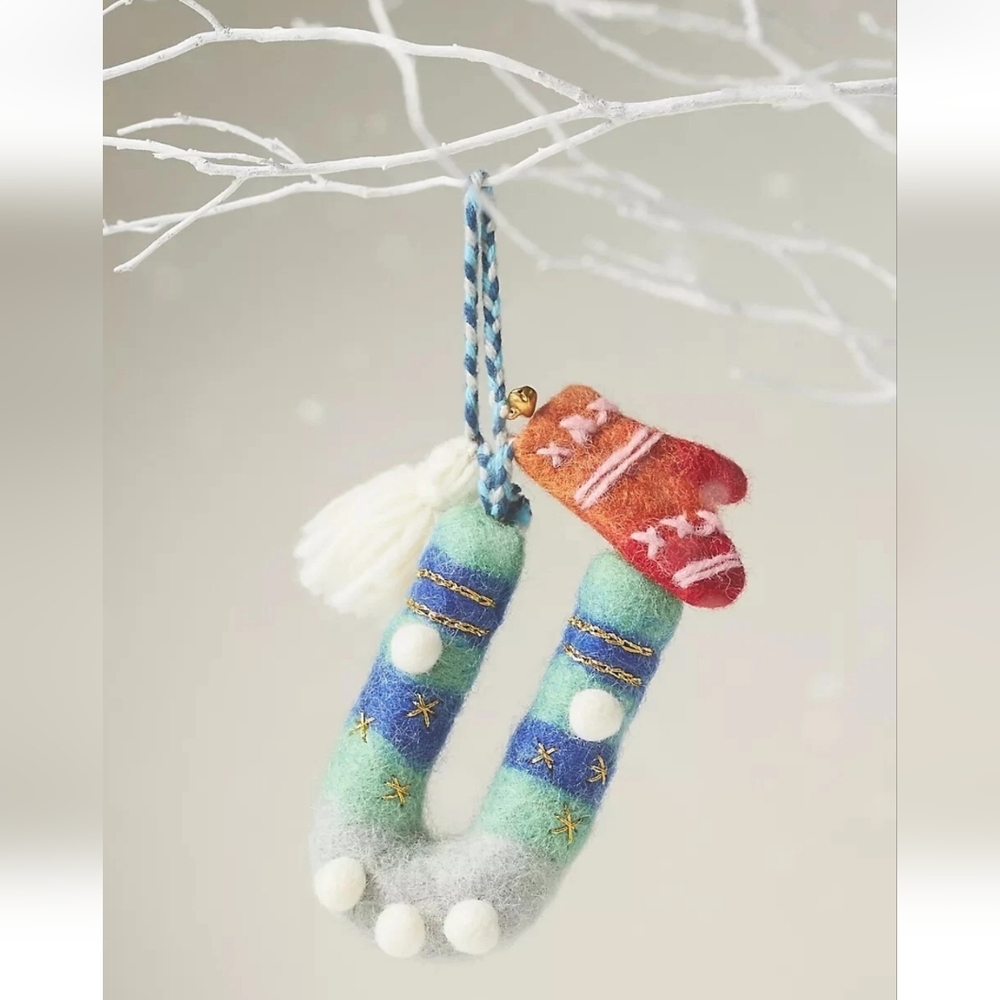Anthropologie Jolly Monogram ornament "U" - green/red
